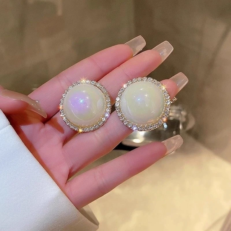 New Mermaid Princess Imitation Pearl Stud Earrings for Women Frosted and Smooth Surface Semicircle Big Earrings Geometry Jewelry