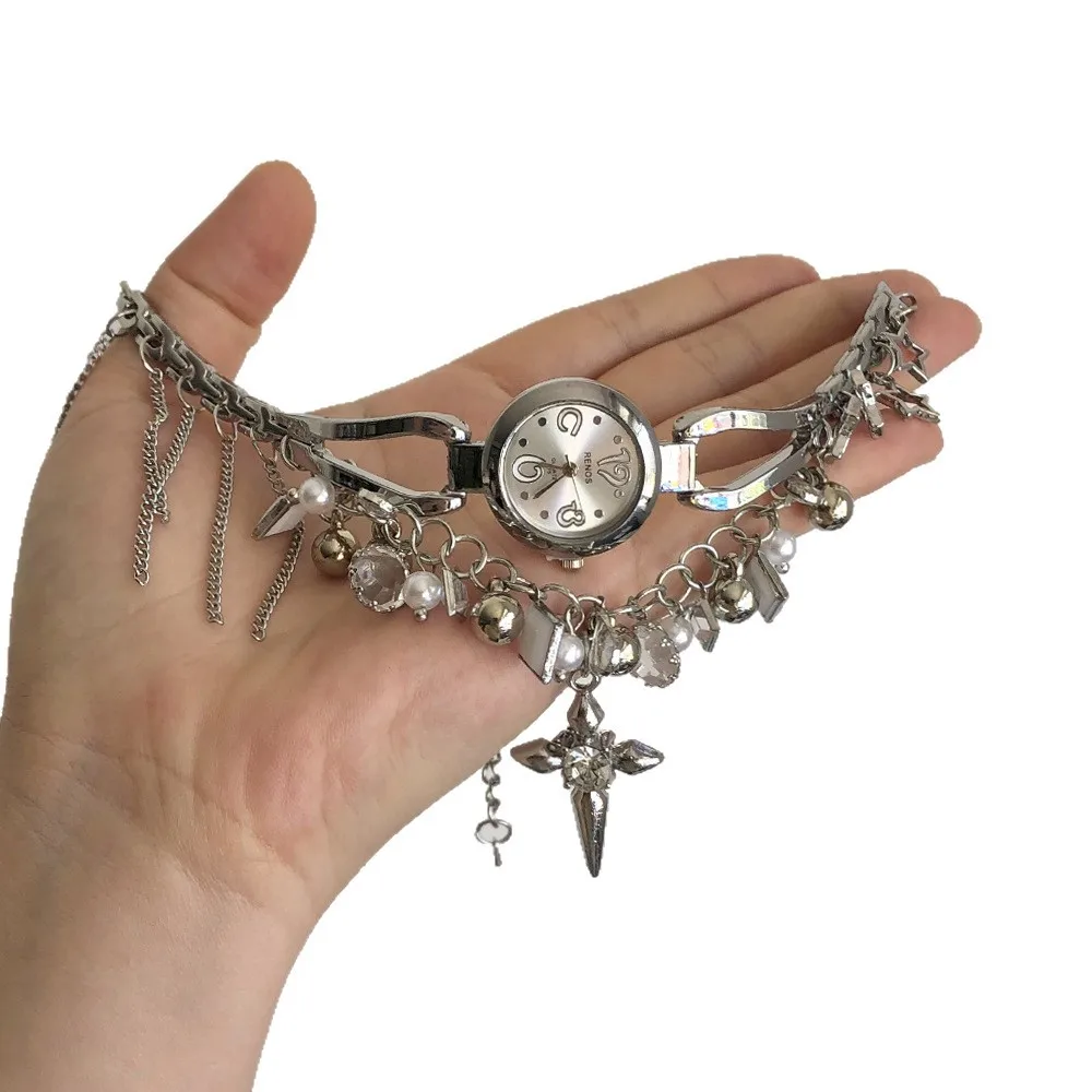 المألوف الحلو الشرير نمط ساعة الصليب قلادة للنساء ثقافة فرعية الفردية العصرية المختنق قفل سلسلة