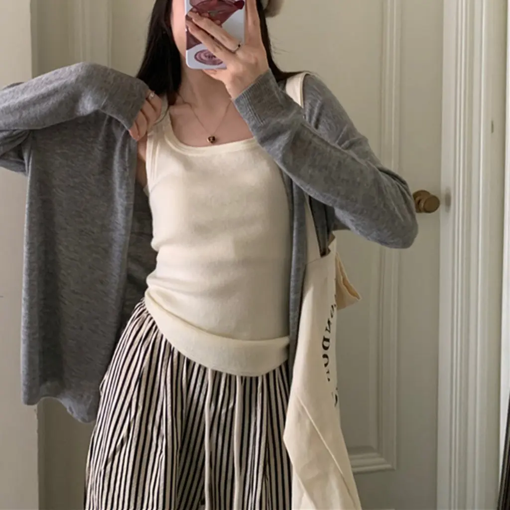 

Women's Thin Long-Sleeved Sweater Korean Style Loose Solid Color Cardigan Top for Autumn All-Match Lazy Style Design