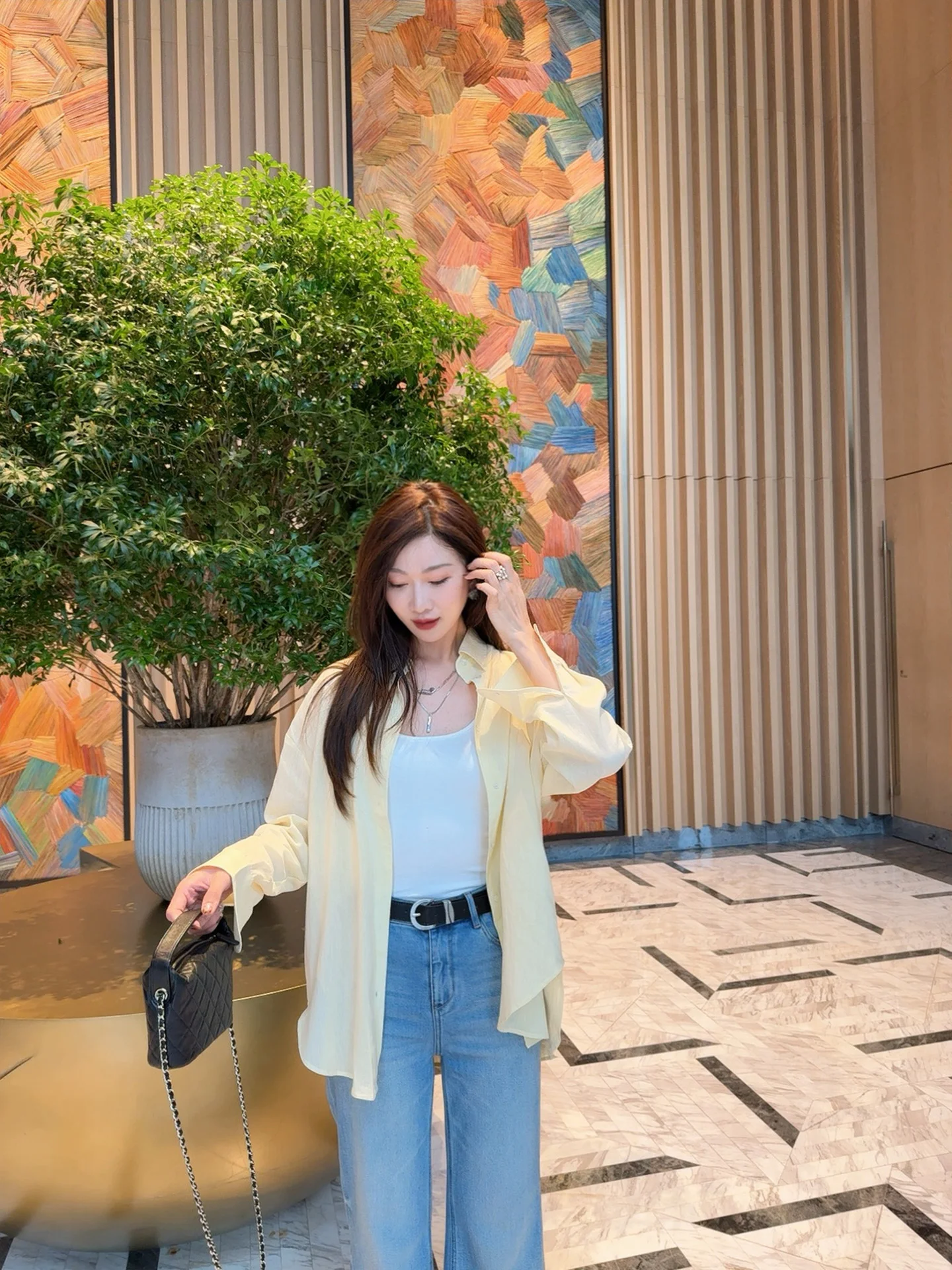 

Женская свободная блузка из шелка и льна с длинным рукавом, весна 2026: комфортная, дышащая, с защитой от солнца, стройнящий топ