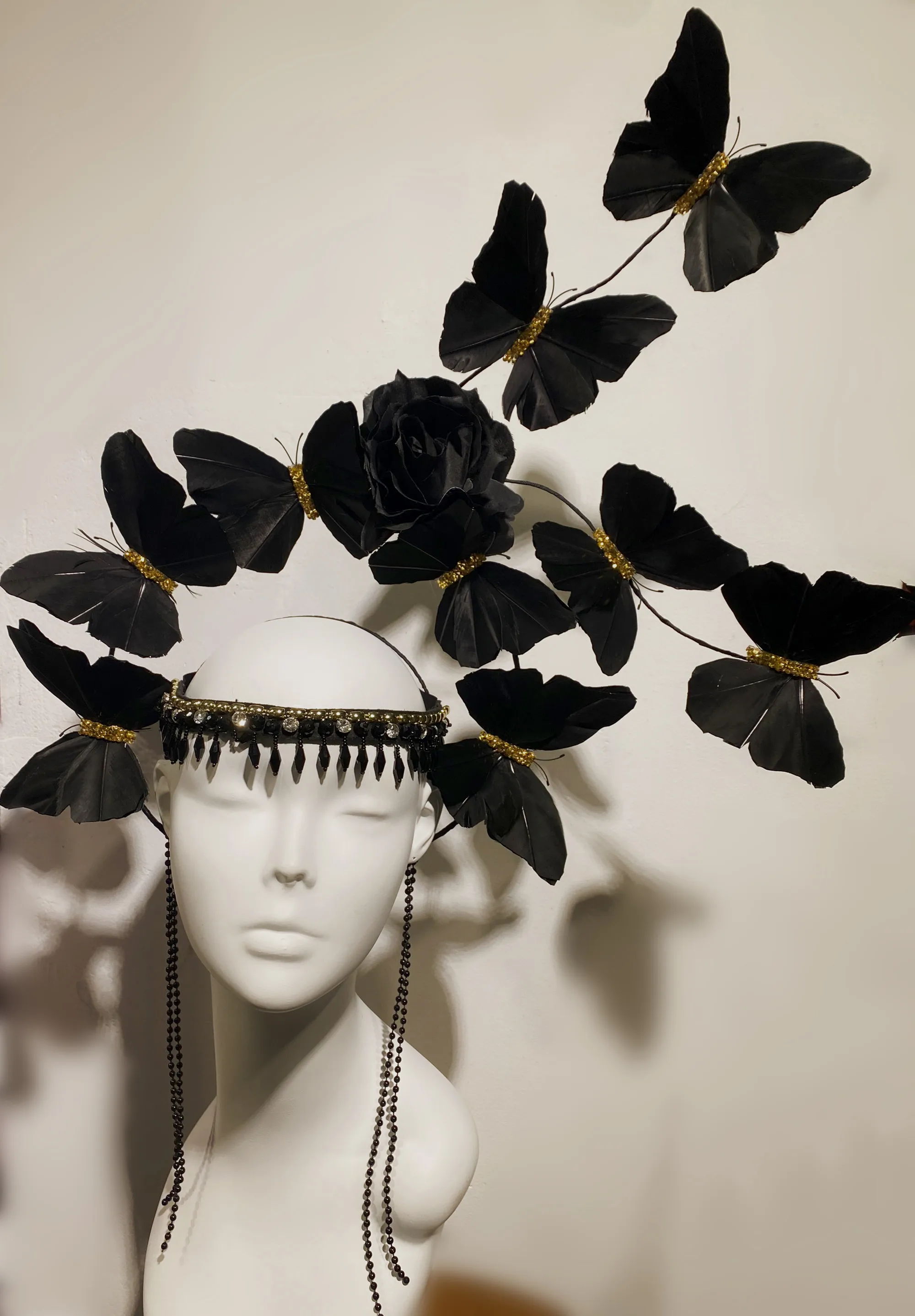 

Dark Cos exaggerated headdress runway show styling accessories Funny photography