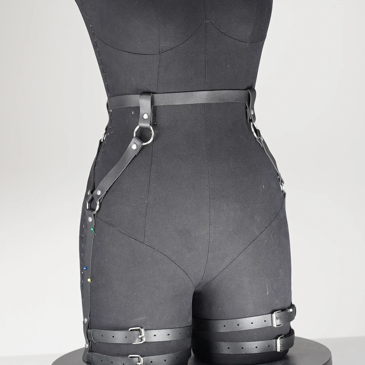 حزام ساق جلدي للنساء، كاجوال، حزام تسخير الفخذ، ملابس نادي المهرجانات، حزام رباط جلدي #4