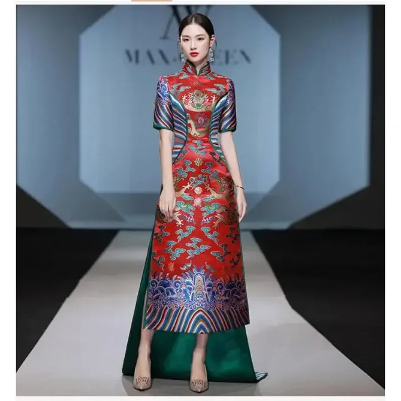 Cheongsam pour femmes, modèle de piste, style chinois, atmosphère haut de gamme, hôte rétro, réunion annuelle