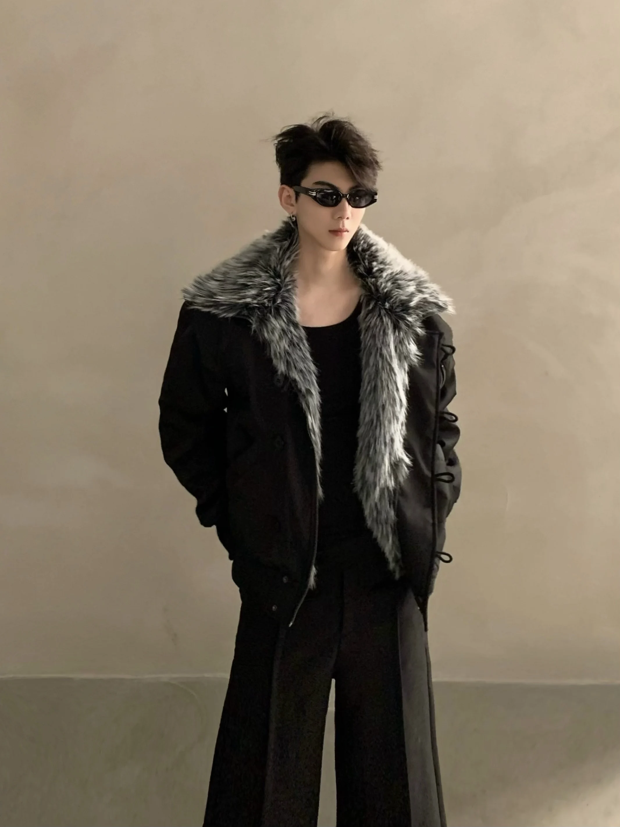 سترات شتوية للرجال موديل 2025 بياقة من الفرو الصناعي سترات رجالية سميكة ودافئة وأكمام طويلة معاطف خارجية مريحة وفضفاضة راقية #3