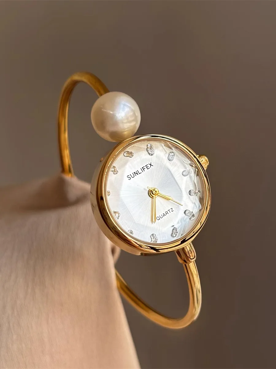 

Bracelet watch for women, simple and elegant, round, small and exquisite, high-end feeling, original gift, ladies accessories