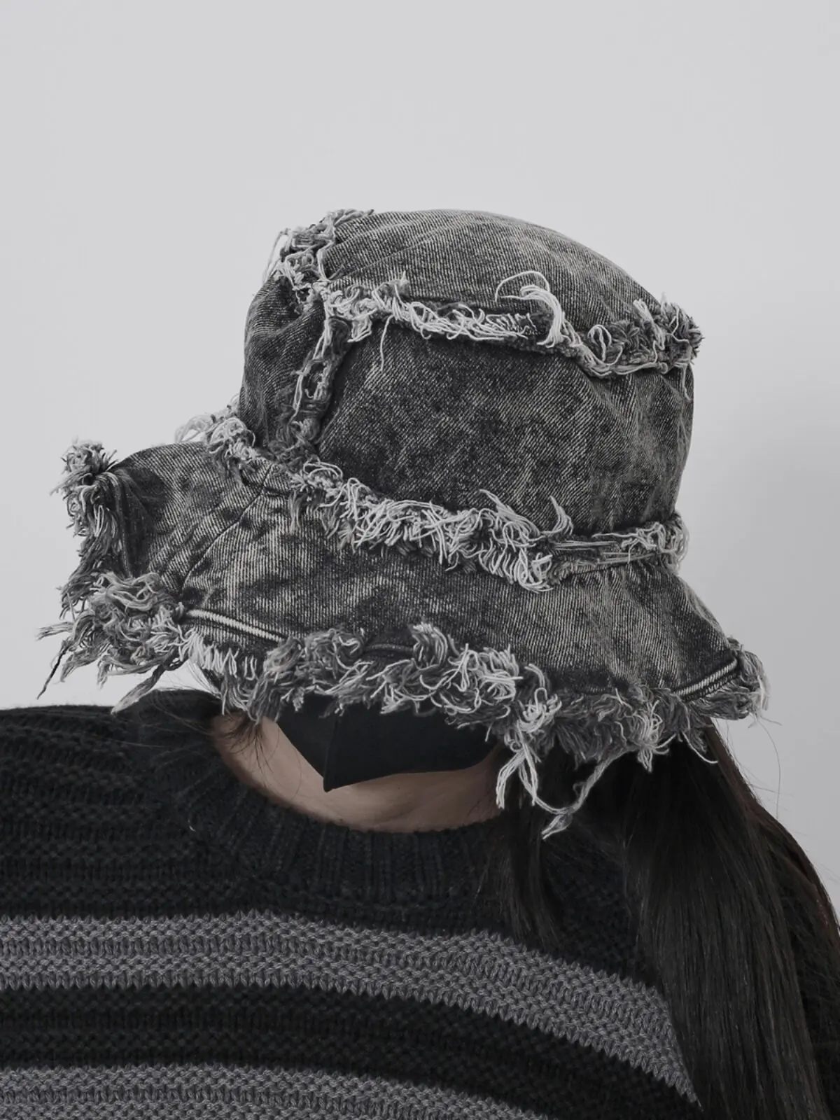 Vintage Washed Distressed Denim Bucket Hat Unisex Raw Frayed Edge Bucket Cap Retro Artistic Sun Shade Cowboy Hat for Men Women