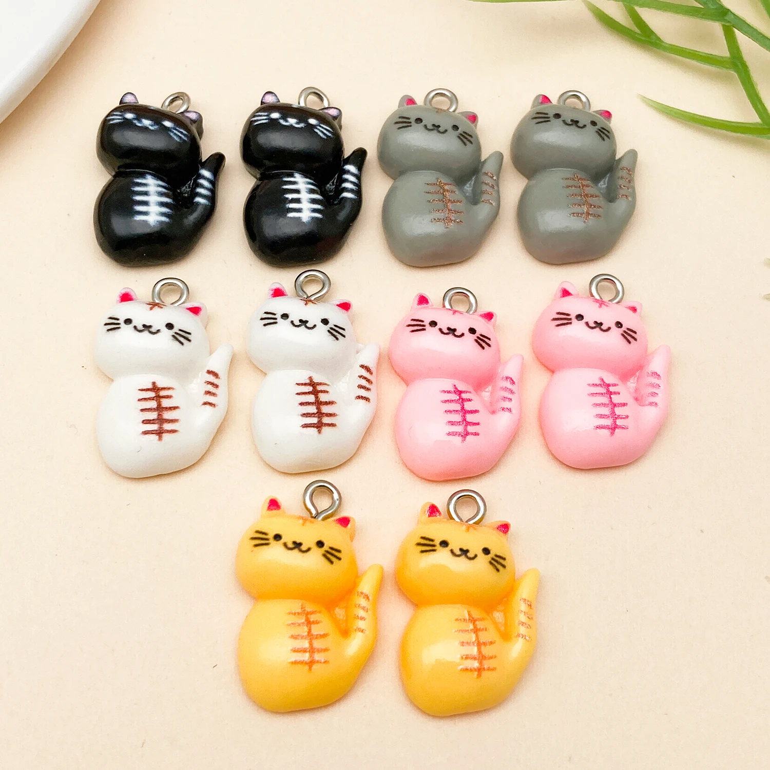 10pcs Resin Kitten Charms Cartoon Cute Stitched Lazy Cat Pendants For Earrings Bracelet Necklace DIY Jewelry  Making Accessories