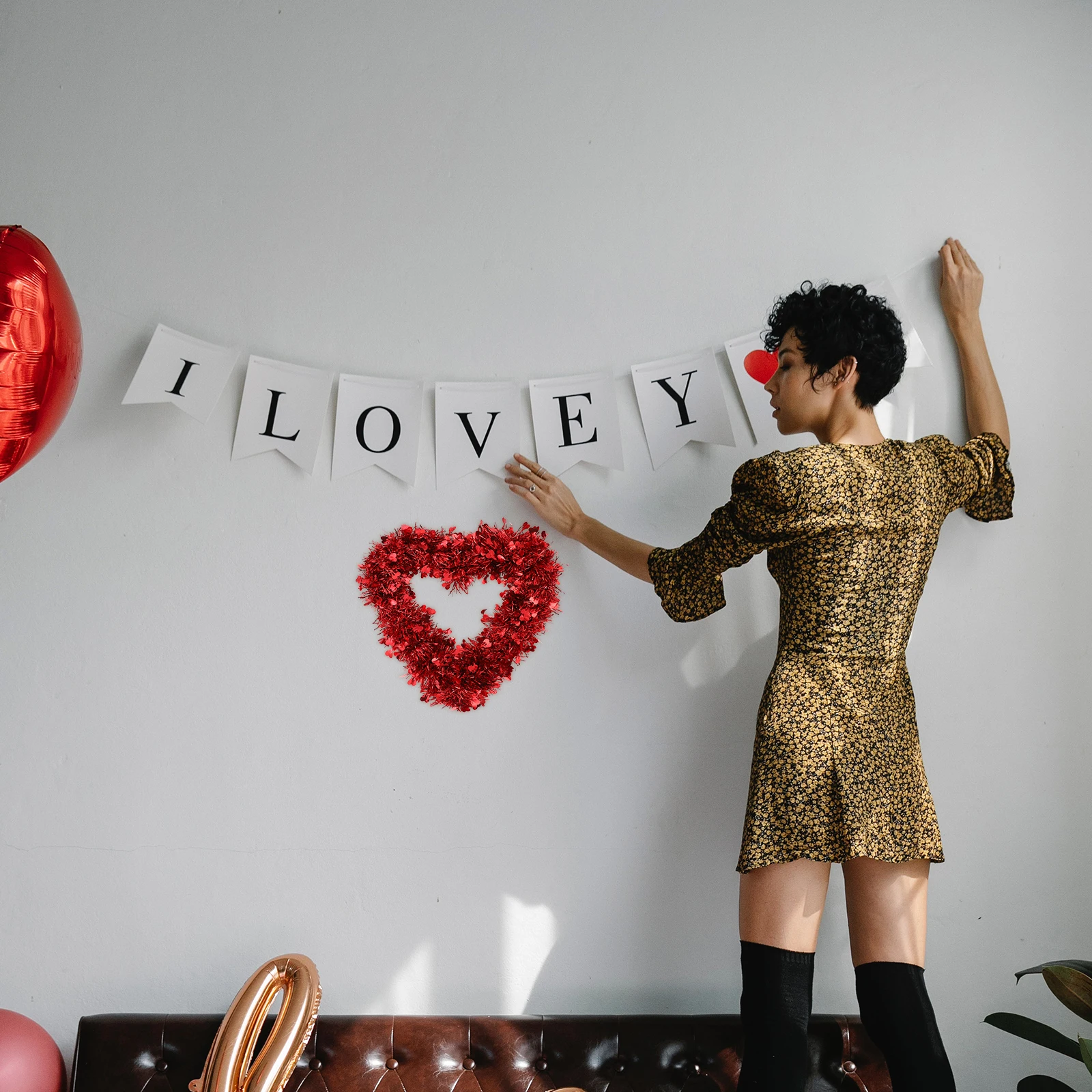 

Heart Shaped Wedding Decor Wreath Lovers Decorations Valentine Hanging Decor Plastic Bright Color Never Faded Fashion