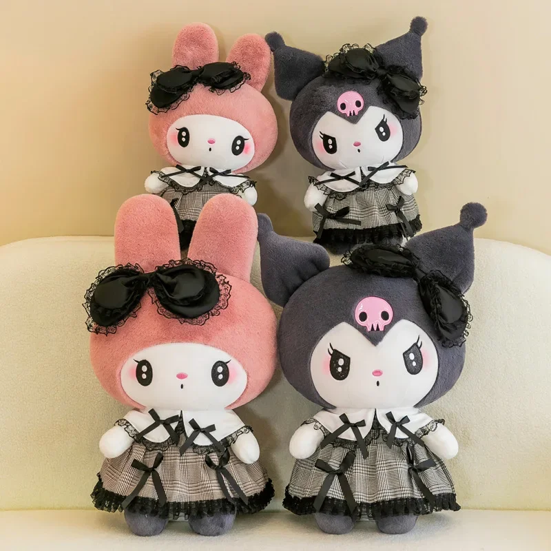 Jouets en peluche Sanurgente Black Kuromi Melody pour filles, poupées en peluche Kawaii, oreiller de coussin de canapé de dessin animé, jouet en dentelle gothique sombre, cadeau d'anniversaire