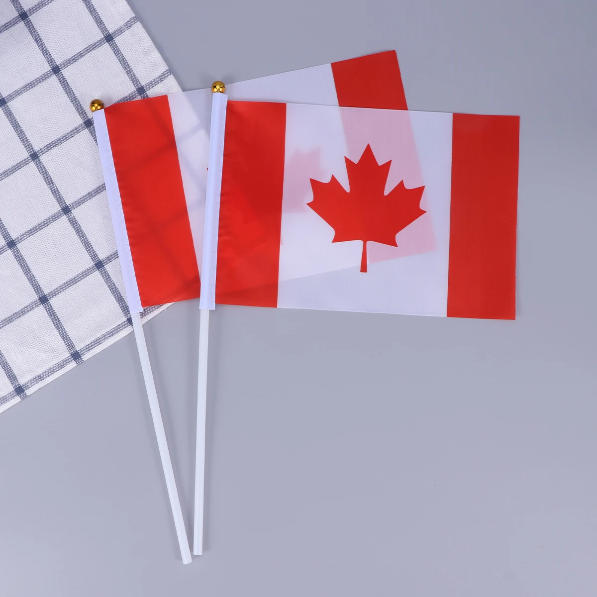 

20pcs Hand Held Canada Stick Flags Polyester Portable Country Flags For Party Festival Decoration Banners