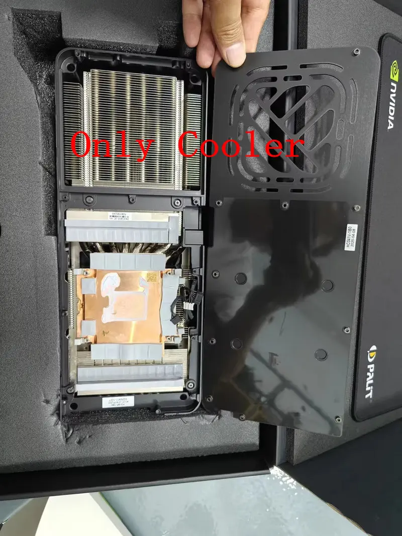 

Оригинальный радиатор-охладитель для видеокарты Palit RTX5090 с задней панелью