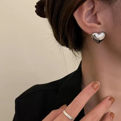 Pendientes de tuerca de corazón de Metal para mujer, aretes minimalistas elegantes, lisos, amor, joyería de fiesta para niña, regalos para pareja, tendencia coreana