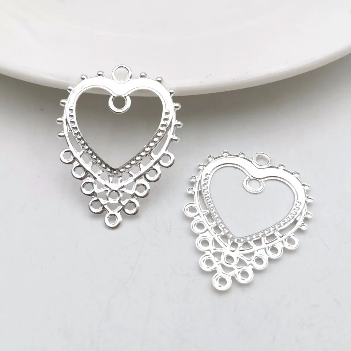 100 PCS 25*28mm Gold Color/Silver Metal Square Filigree Flowers Slice Pendant Charms Base DIY Jewelry Accessories