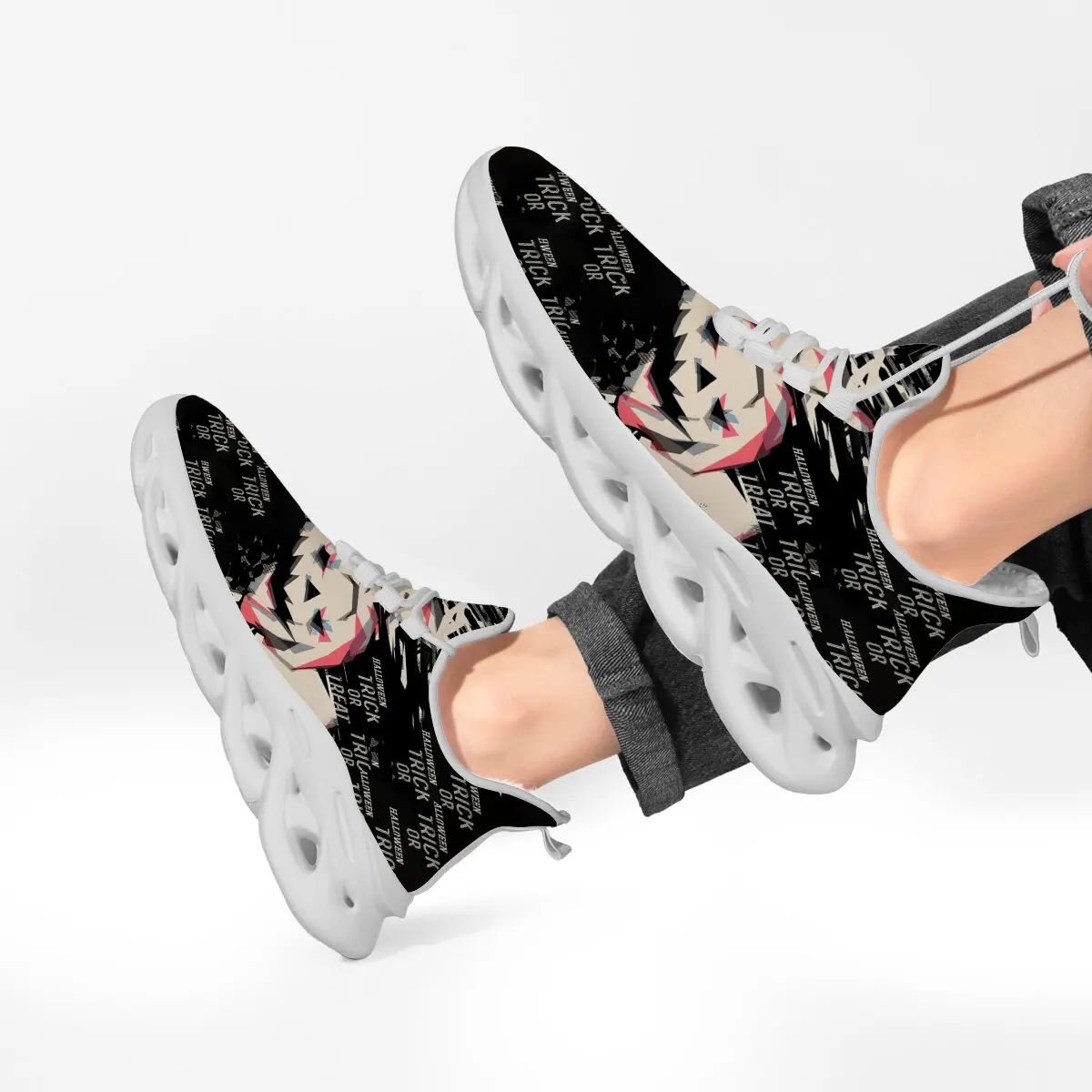 新しいファッショナブルなロートップカラーブロッキングハロウィーンファッションポルカドットグラデーションプリントダークホラースタイルカジュアルスニーカー