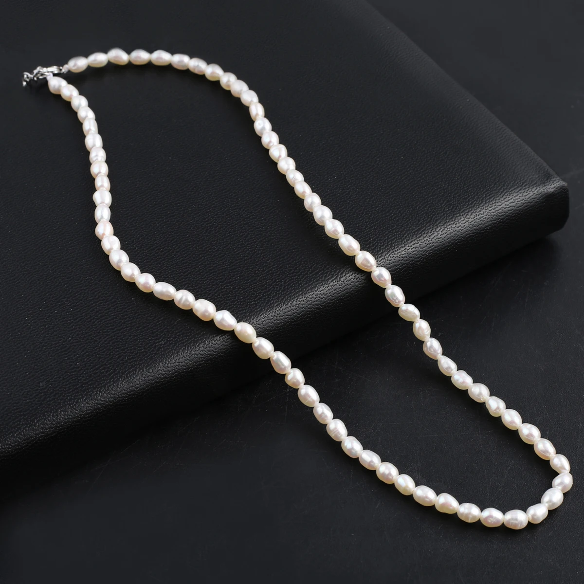 Natural Pearl Rice-Shaped Necklace Exquisite Shape Elegant Appearance for DIY Jewelry Making Handmade Bracelet Necklace