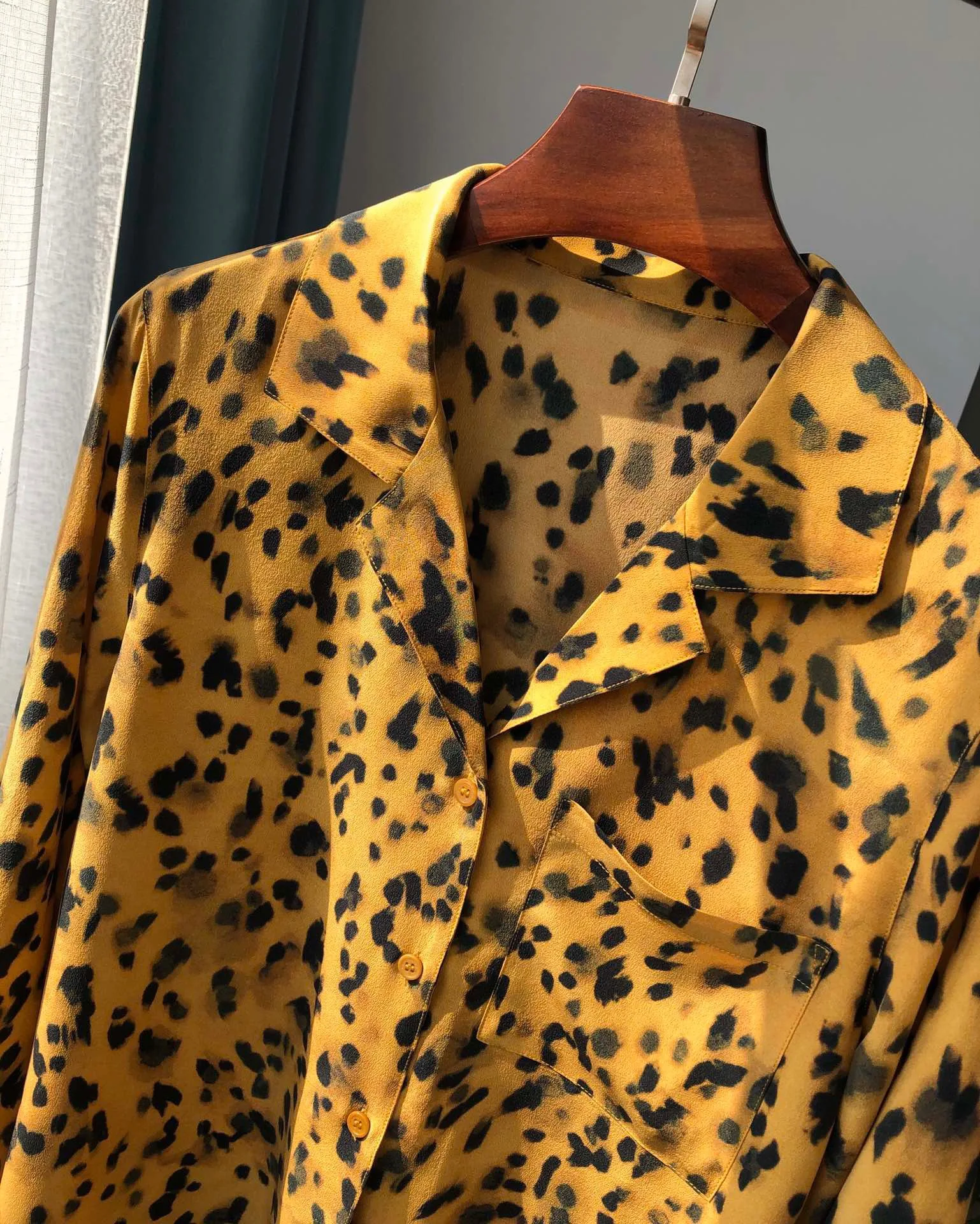 Brand New Spring Summer Fashion Women's High Quality 100%Silk Leopard Long Sleeves Shirt Tops C807