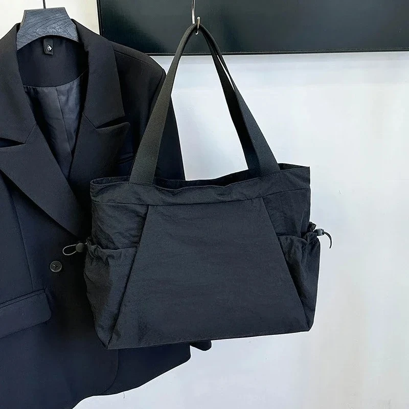 

New Women's Large Capacity Canvas Tote Bag for Commuting, Lightweight Travel, Sports, Handheld Shoulder Bag