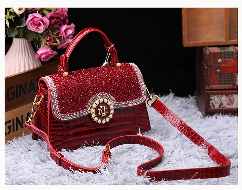 

Fashion Diamonds Women Handbags 2023 Red Genuine Leather Lady Shoulder Messenger Bag Crocodile Pattern Portable Shell Tote Bags