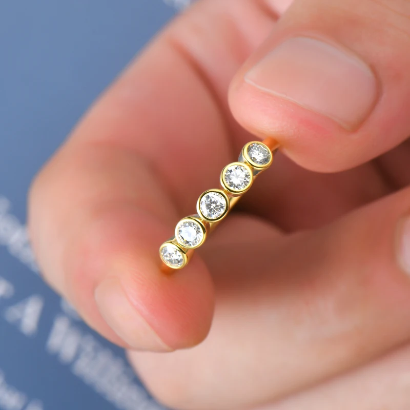 Fashion 925 Sterling Silver Five Stones Ring Band Real 3mm Bezel Setting Moissanite Ring for Women Engagement Party Jewelry Gift