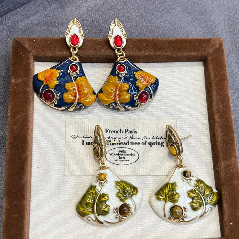 

New Chinese Style Fan-shaped Enamel Earrings Classical Emerald Green Red Glazed Painting Drip Glazed High-end Jewelry