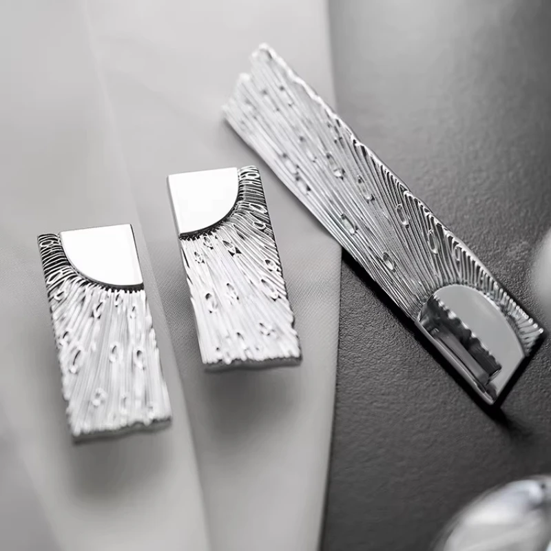 Kreativer französischer Einzigartiger Messing-Schrankgriff mit Linien, leichter Luxus-Schrankmöbel-Langgriff, antiker Kleiderschrank-Tür- und Schubladengriff – Detail 13
