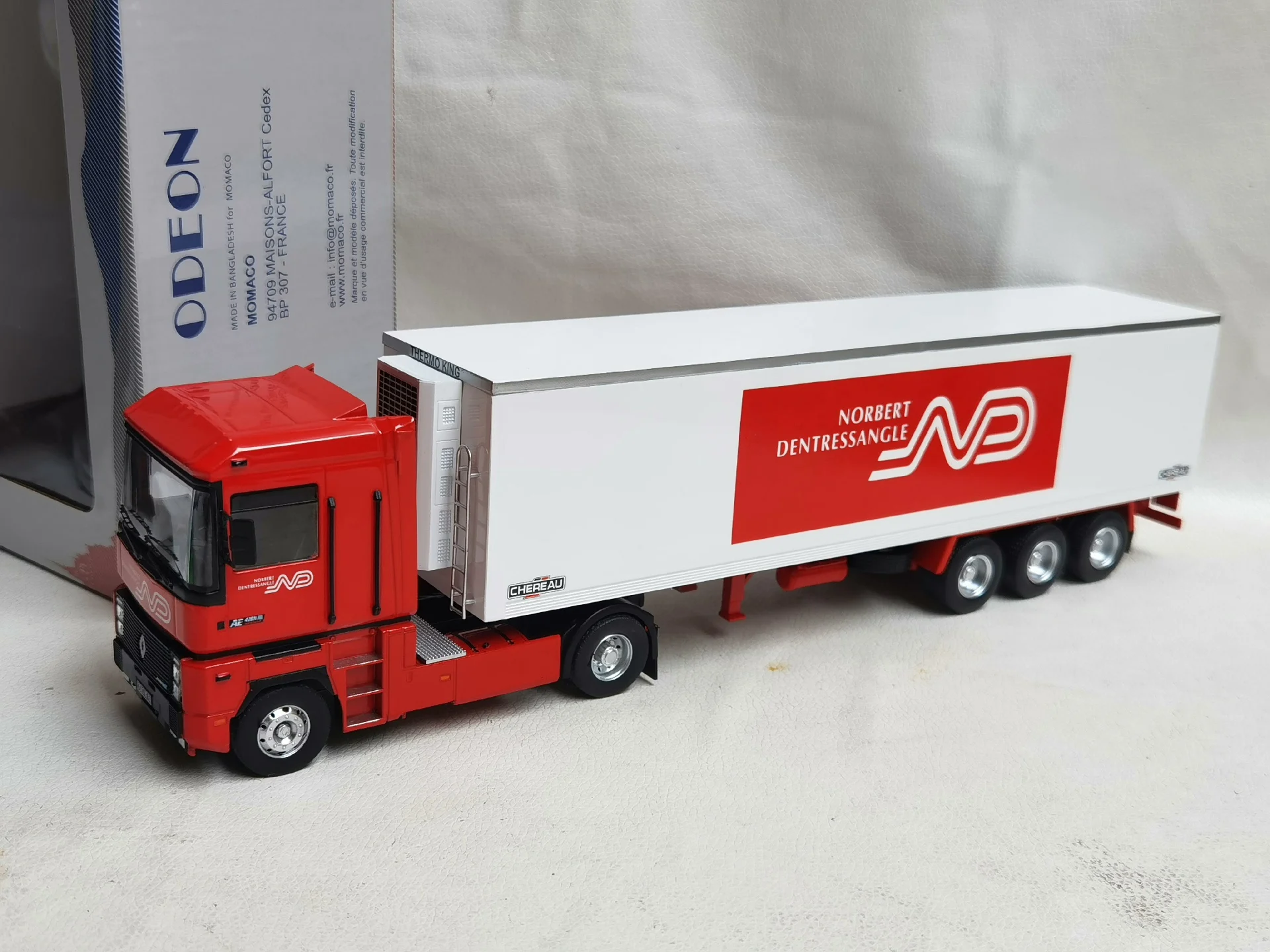 Diecast Odeon 1:43 Scale Renault MAGNUM Container Truck Model Front Alloy Body Frame Alloy Body Plastic Alloy Car Model Ornament