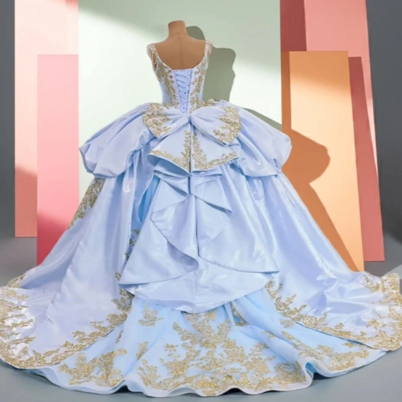 السماء الزرقاء لامعة فساتين Quinceanera الكرة ثوب قبالة الكتف الذهب زين الدانتيل الديكور كريستال تول مشد الحلو 16 فستان
