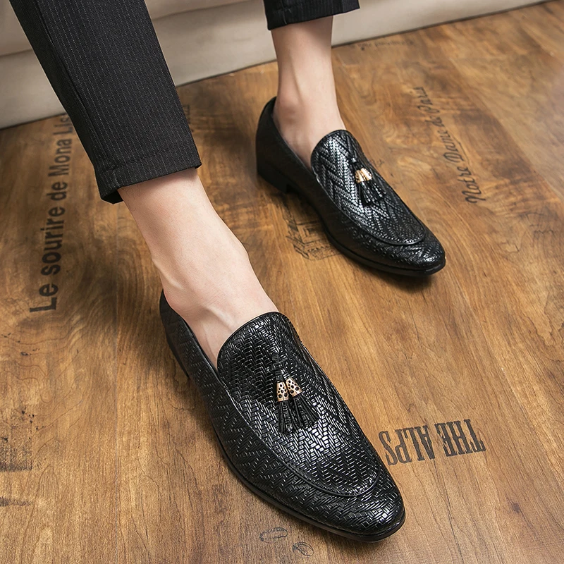 

Men Small Fringe Loafers with PU Embossed Pattern for Business Casual Fashionable Formal Wear Shoes