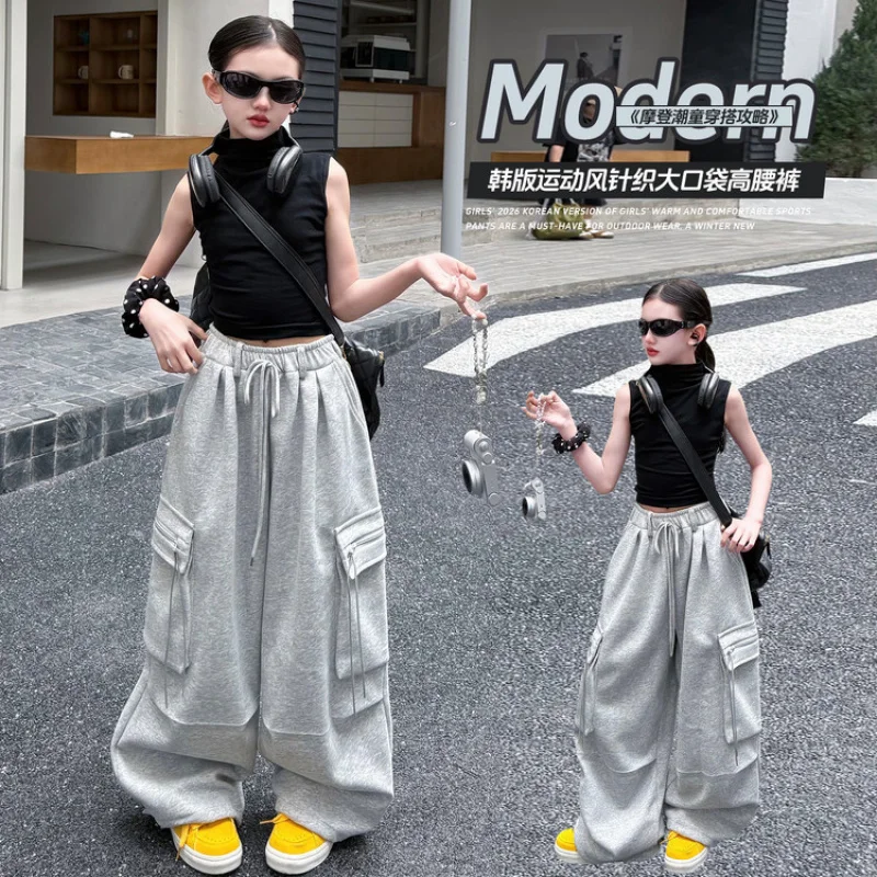 

Girls Suit2026New summer style American jazz dance outfit for older children, summer vest and cargo pants two-piece set