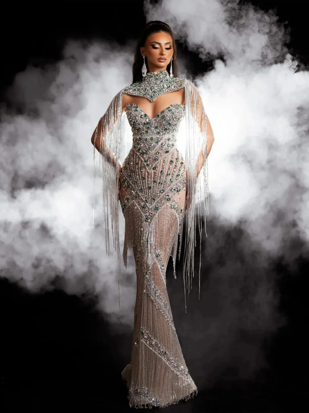 หรูหราคอสูงชุดราตรีที่กำหนดเองเซ็กซี่คริสตัลพู่ชุดราตรีประดับด้วยเลื่อมชั้นยาวชุดปาร์ตี้