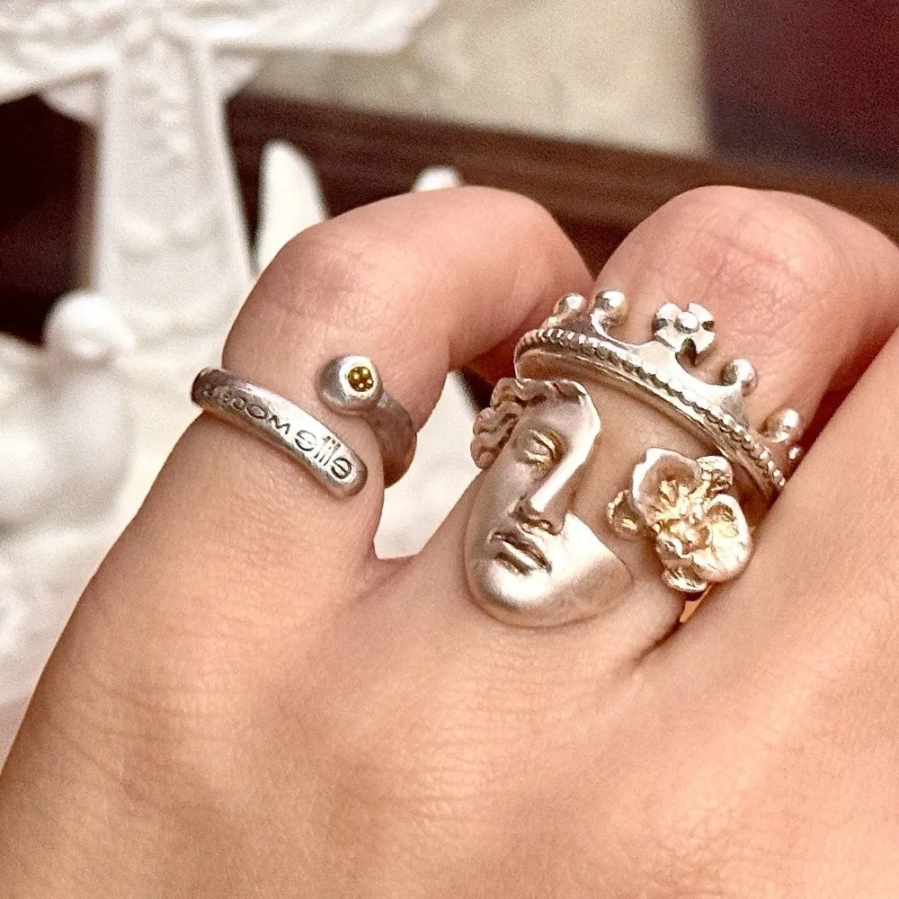 Anillo Apilable de Corona de Venus y Máscara de Mascarada S8a7979760e934ab6940c0dd00b2b5e4es