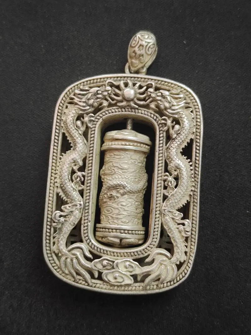 Collection Chinese Tibet Silver Carved flower Statue Amulet Necklace gift