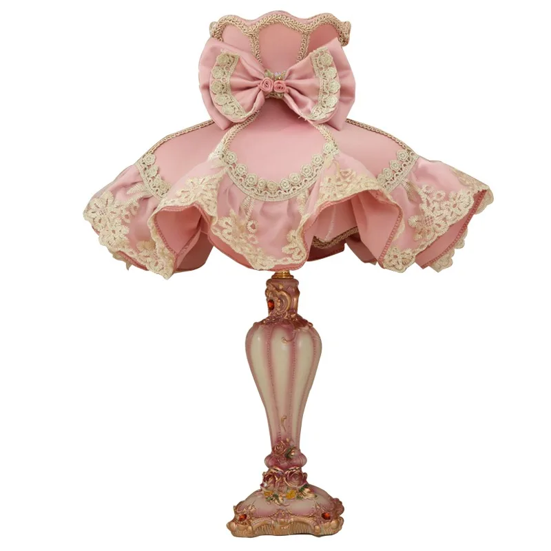 

European girl wedding room creative girl heart warm pink desk lamp bedroom bedside lamp high-end luxury princess powder