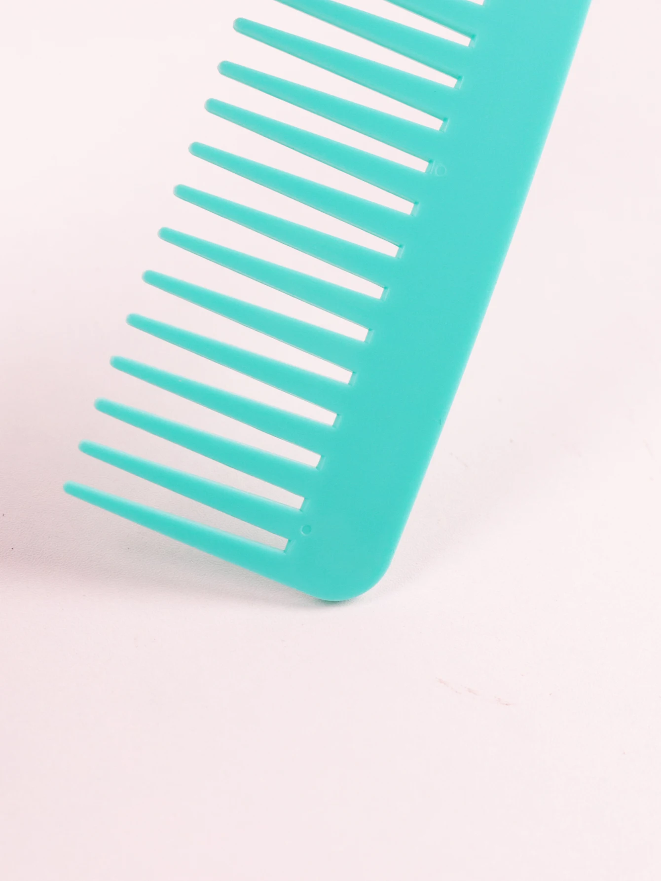1 Thick Plastic Heat-Resistant, Anti-Static Long Toothed, Wide Toothed Salon Hairstyle Comb Special for Real Hair Wigs