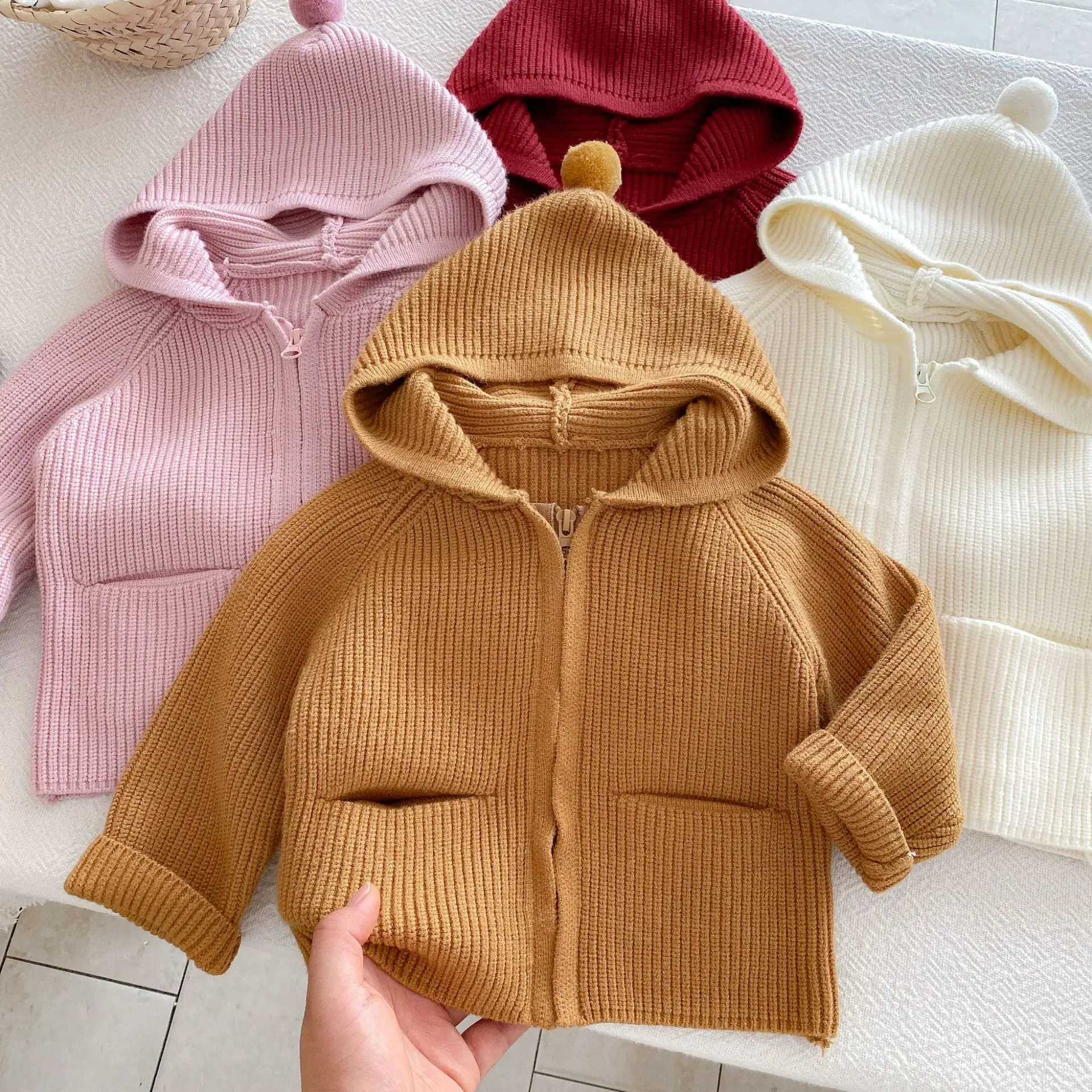 خريف/شتاء 2025 سترة بقلنسوة بلون سادة للفتيات سترة أجنبية لطيفة دافئة سترة فضفاضة من Ralan