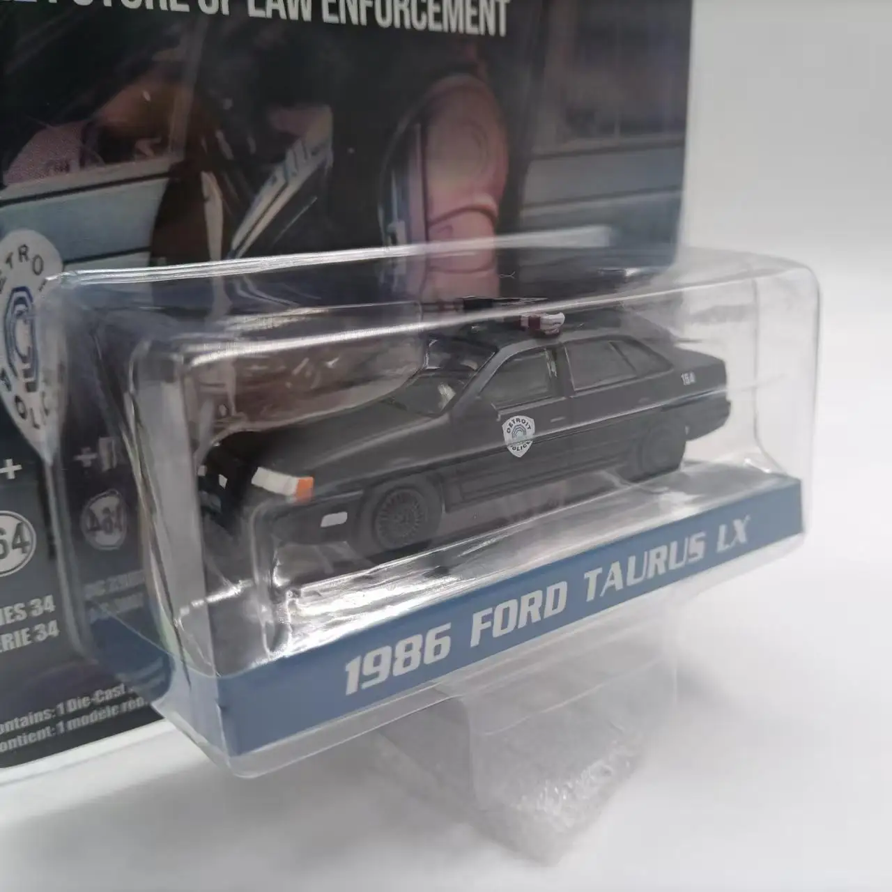 

1:64 1986ED TAURUS LX Новый готовый продукт модели автомобиля из искусственного сплава