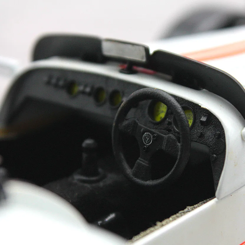 Kyosho 1:18 Scale Caterham Super Seven Jpe Ultralightweight High-Performance Sports Car Die-Cast Model Collector's Item