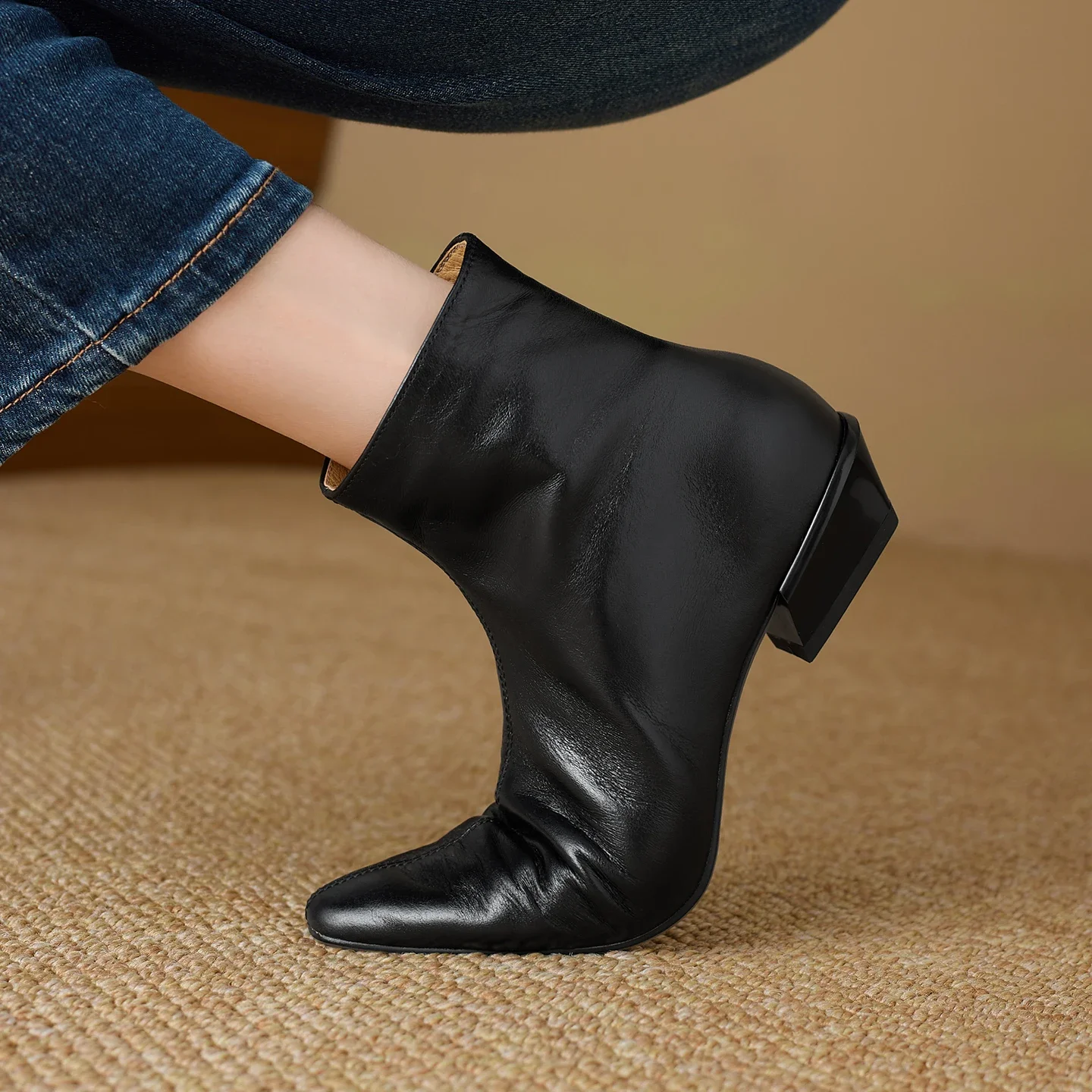 New Autumn Winter Cow Leather Women Boots Fashion Pointed Toe Knight Boots for Women Short Boots Women Chunky Heel Botas Mujer