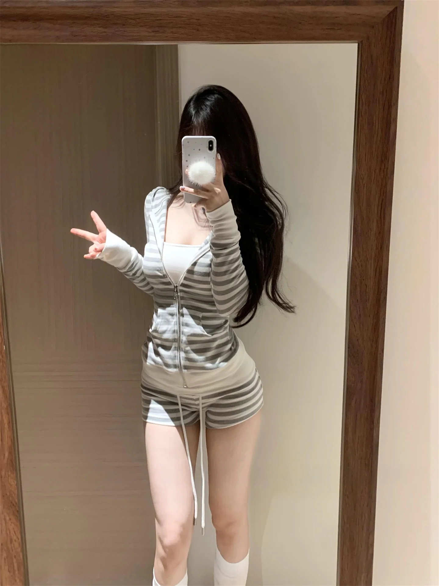 

Hot Girl Pure Desire Summer Striped Color Block Long Sleeve Women's Set High Waist Bodycon Shorts Two-Piece Suit Fashionable ...