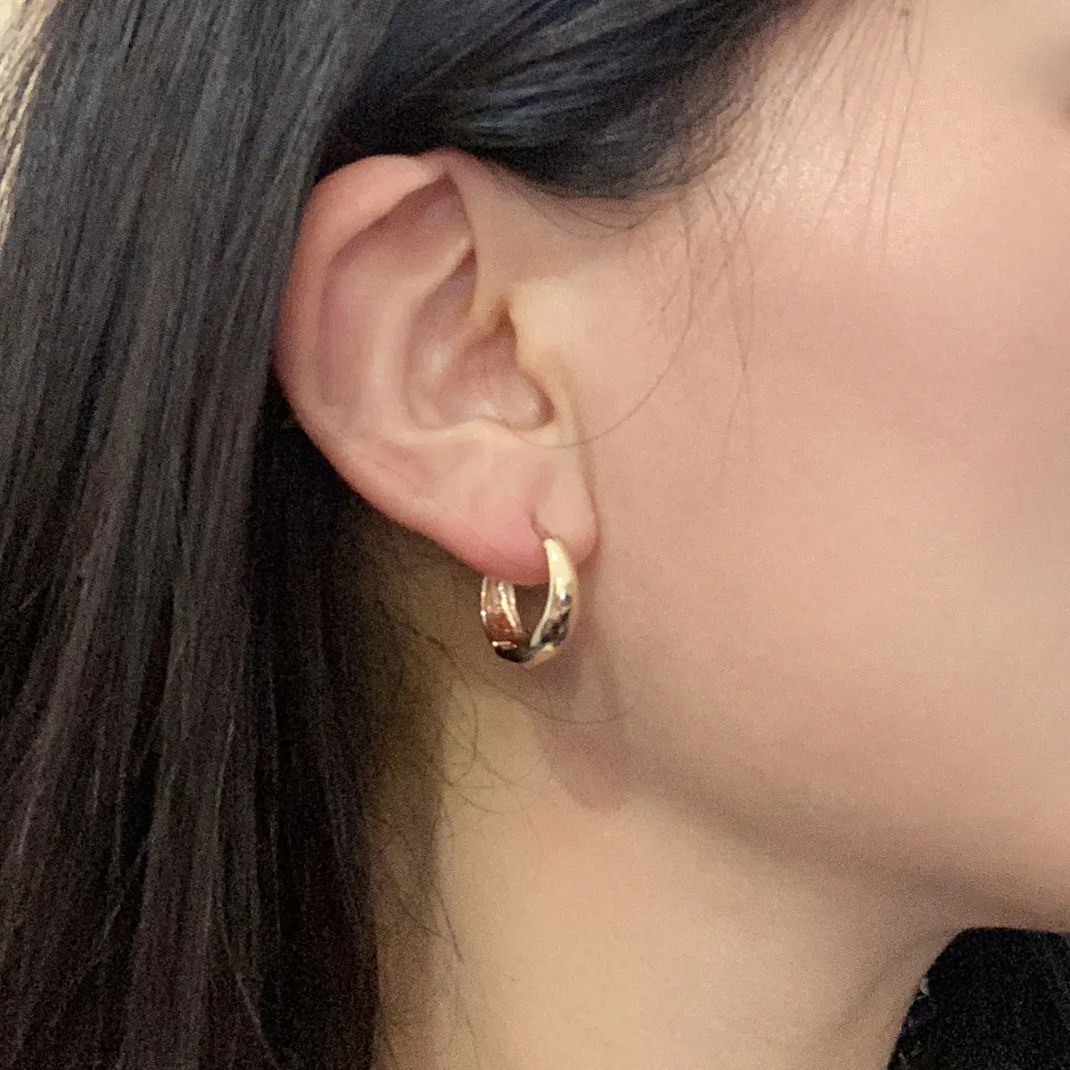 Minimalist Thick Chunky Huggie Circle Huggie Hoop Earrings Metal Finish Smooth Ear Ring For Women Girl Wedding Jewelry