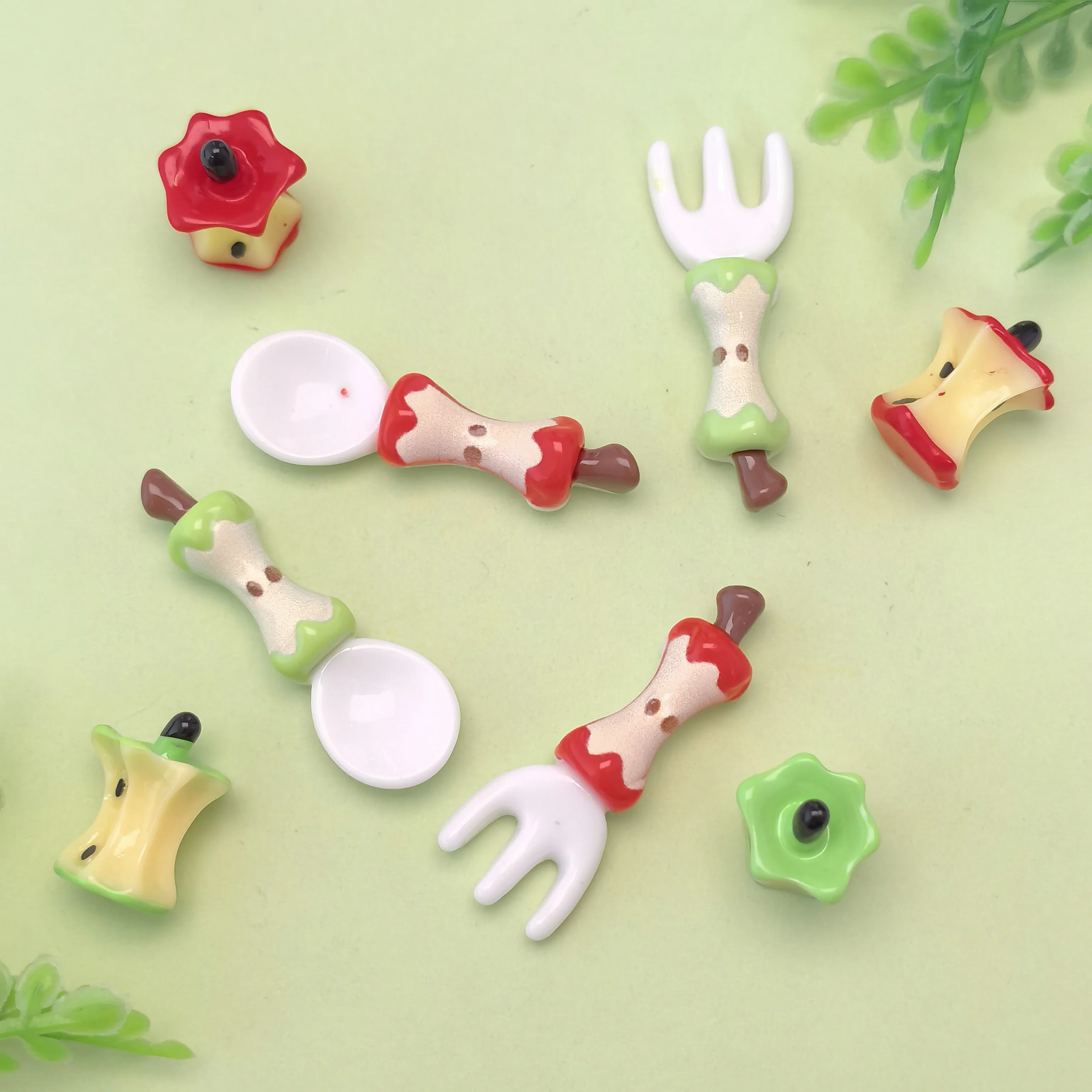 New Kawaii Cartoon Apple Core Spoonson Series Resin Scrapbook Diy Jewelry Children Gift Hairpin Accessories