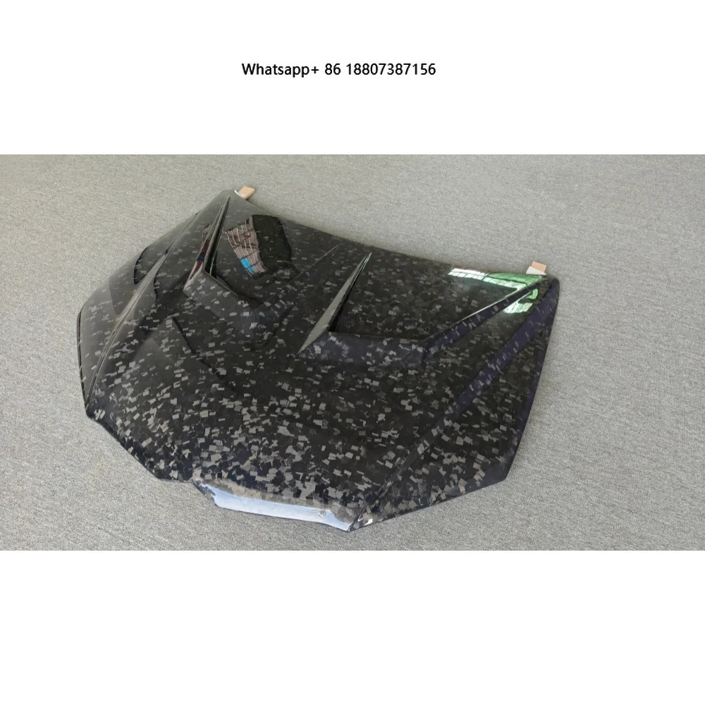

Modified 1016 Style Forged Carbon Fiber Engine Hood and Engine protection Cover Suitable for 18-21 forLamborghini URUS Models
