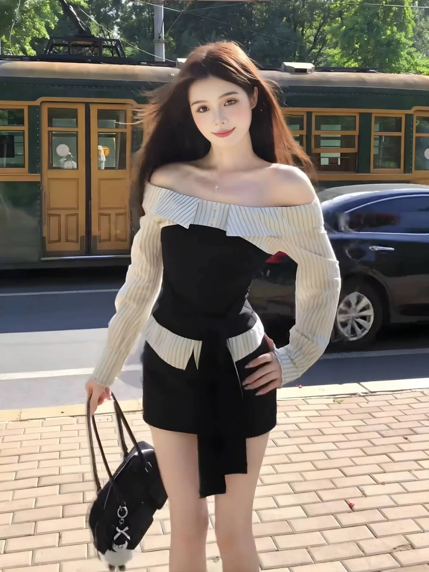 

Early Autumn Slimming Design Color Block Stripe One Shoulder Top Half Body Short Skirt Set Women's Fashion Ensemble Korean Style