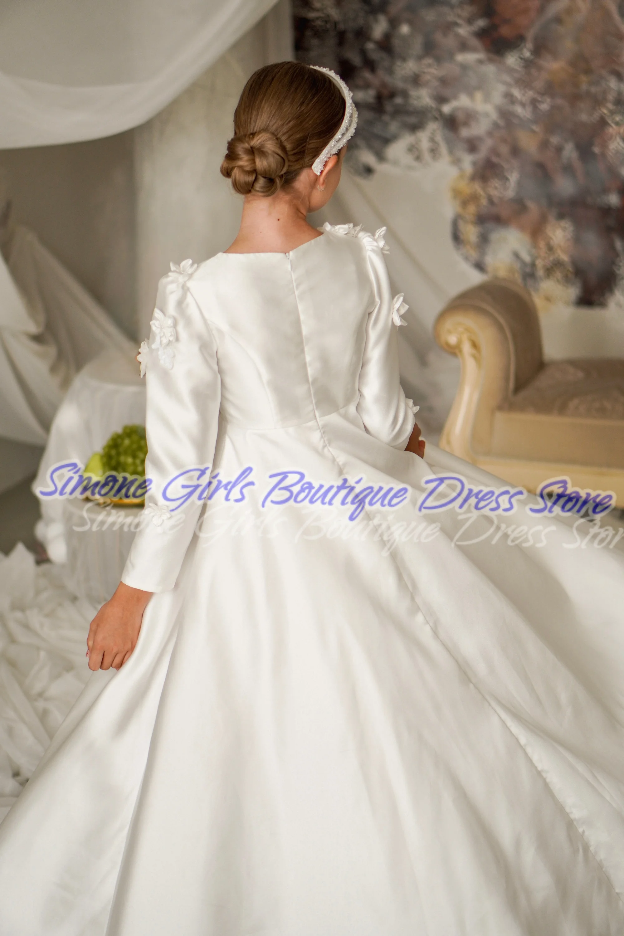 Satynowa sukienka z długim rękawem i okrągłym dekoltem, zdobiona aplikacjami, sukienka dla dziewczynki na wesele, uroczystości świąteczne, przyjęcie urodzinowe.