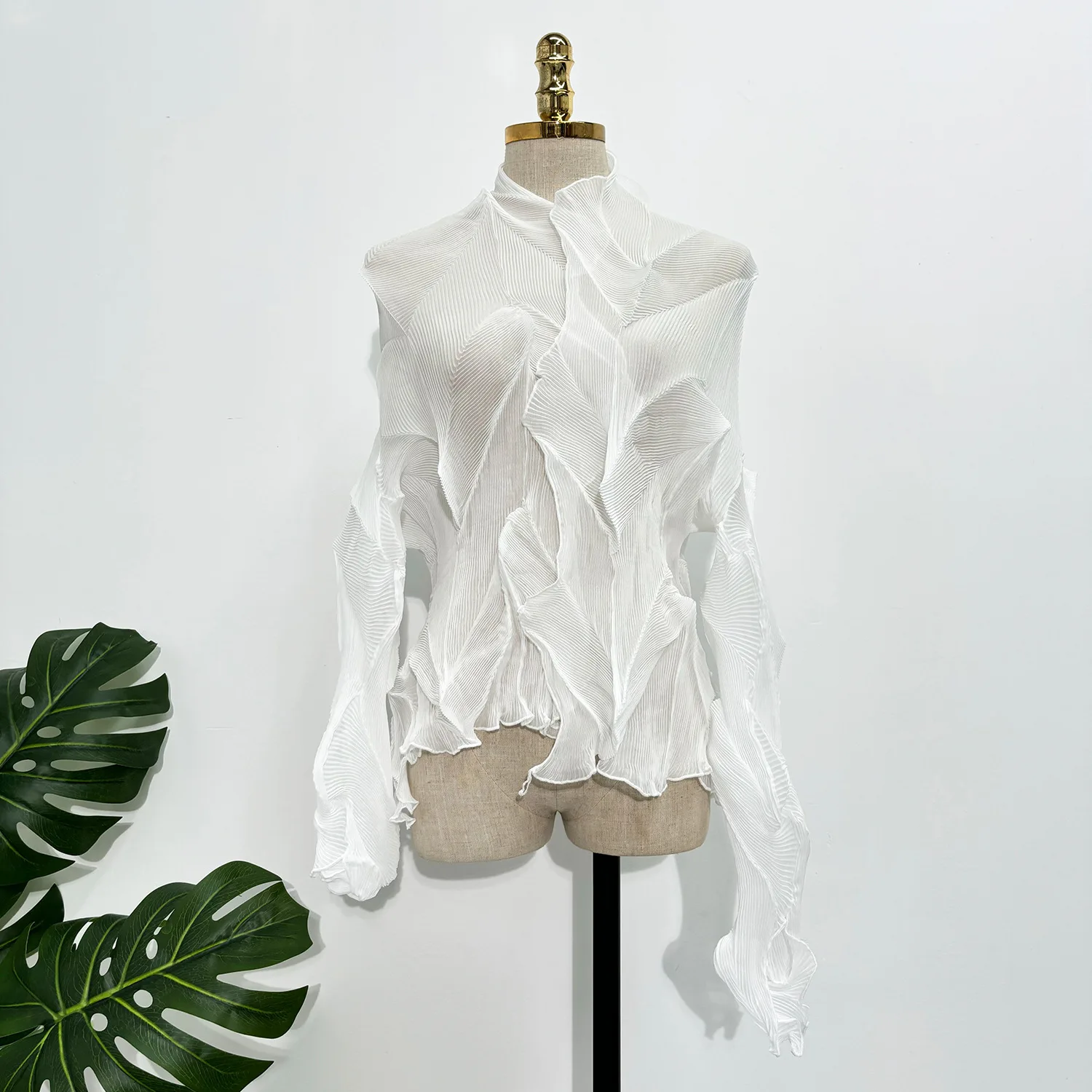 Miyake pleated cardigan 2025 design sense new diamond pleated exquisite casual style Japanese and Korean wearing top for women