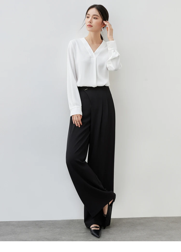 

Silk Women's Long-sleeved V-neck T-shirt - a Simple and Elegant Pullover with a Lightweight and Cool, Shiny Appearance