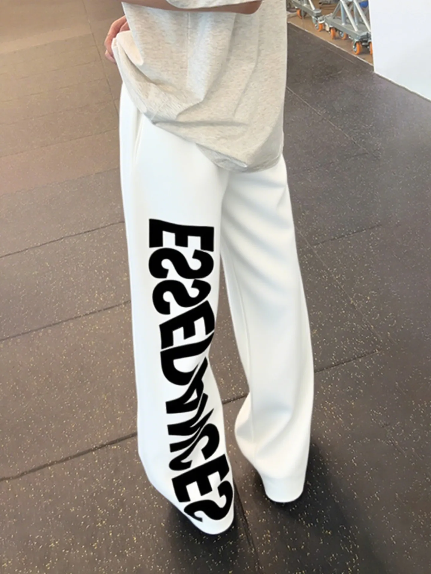 

White Letter Print Flared Denim Jeans Men's Sli High Street Vibe Pants Loose Straight Cut Autumn Faion Casual Wear