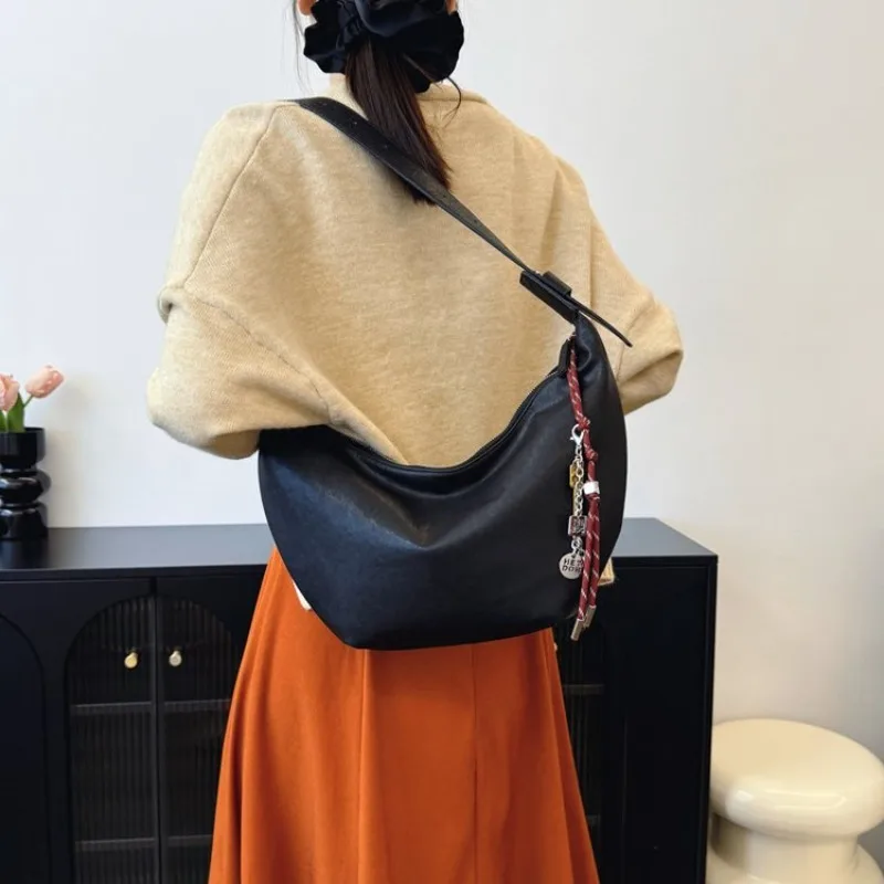 fashionable-bag-trendy-design-letter-logo-crossbody-diaper-bag-for-women-handbag-leather-classic-designer-trendy