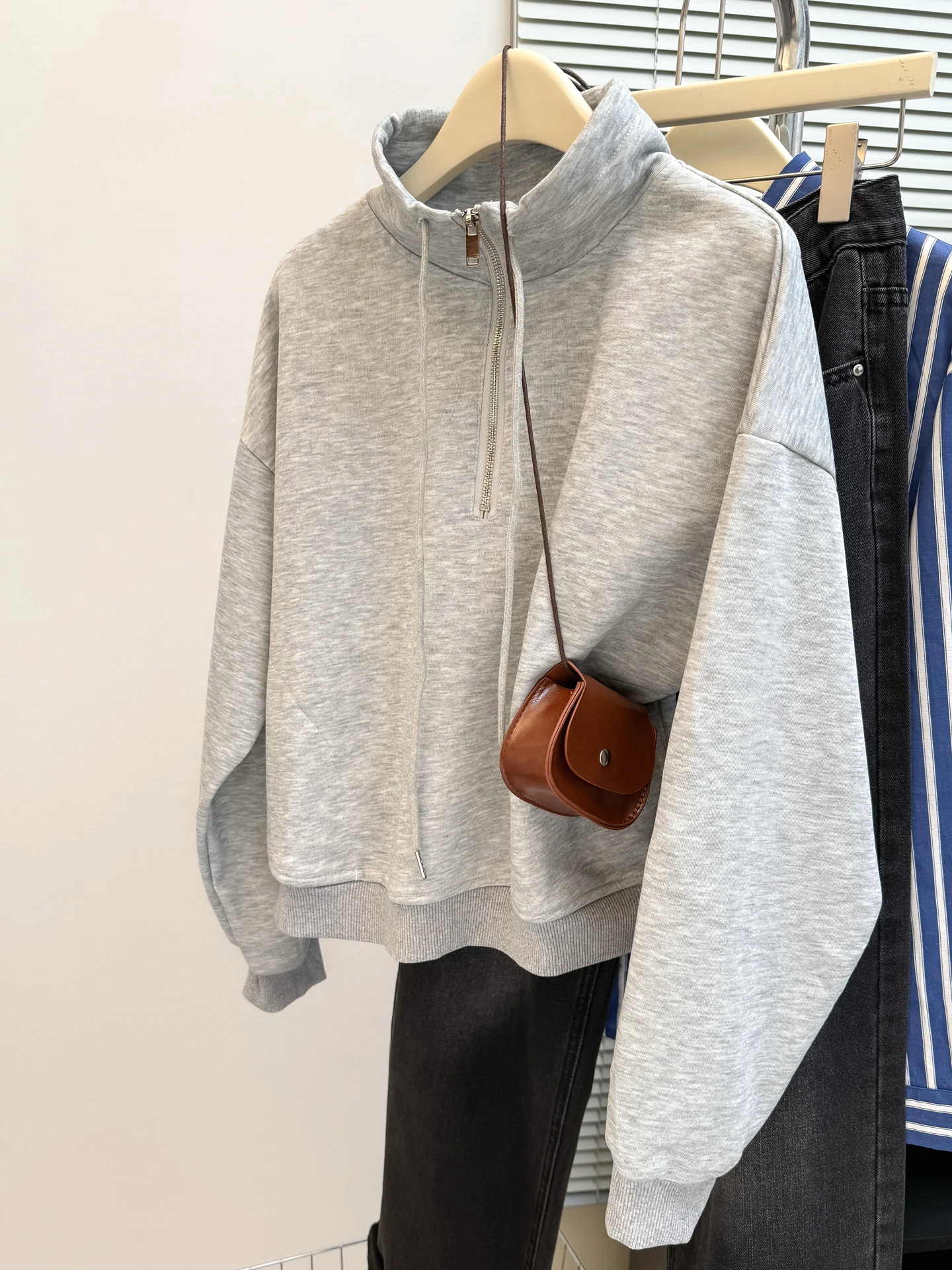 

Женские толстовки, милая одежда, спортивные базовые принты, вышитый декор с несколькими карманами, верхняя одежда, градиент с цветными блоками