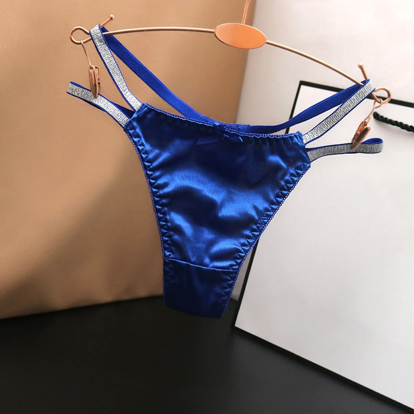 ملابس داخلية نسائية منخفضة الخصر سراويل داخلية من الساتان بأشرطة رفيعة بلون واحد ملابس داخلية براغاس مثيرة للسيدات طنجة على شكل حرف T من الخلف ثونج سترينجي نسوي